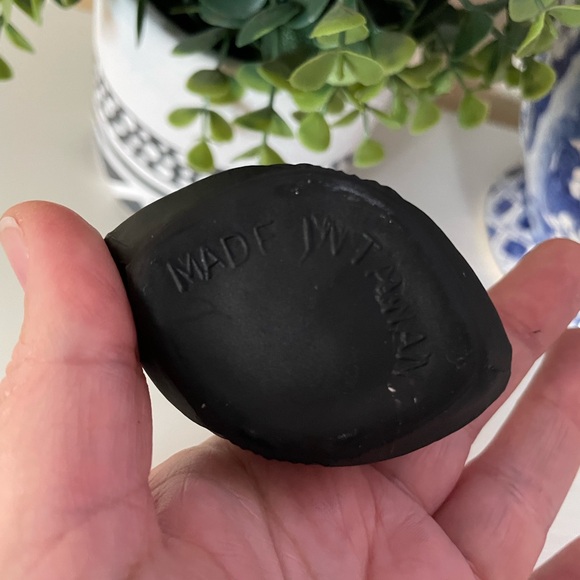 Vintage Frosted Black Glass Art Deco Shell Perfume Bottle & Stopper - Picture 7 of 9